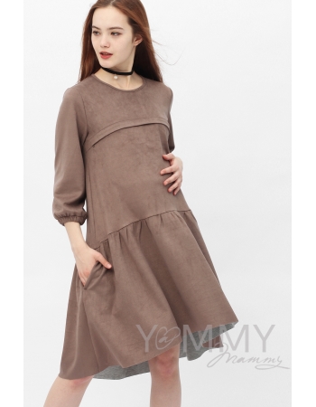 Замшевое платье для кормящих и беременных с воланом, серо-бежевое