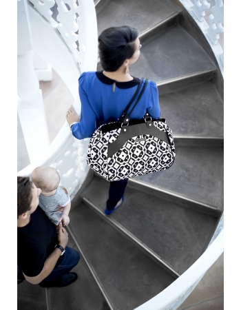 Сумка для мамы Petunia Wistful Weekender: Licorice Blossom